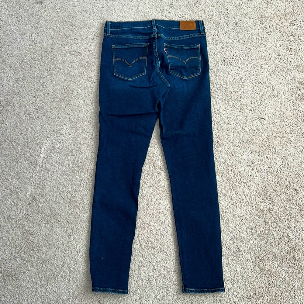 Women’s size 29 Levi’s 311 Shaping Skinny Jean